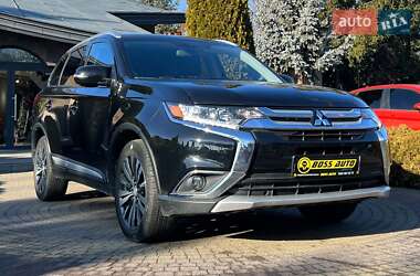 Внедорожник / Кроссовер Mitsubishi Outlander 2019 в Львове