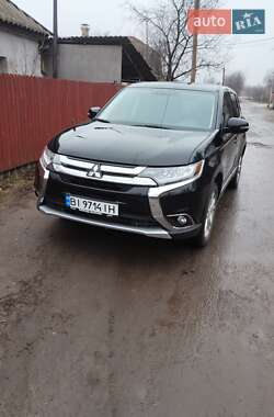 Позашляховик / Кросовер Mitsubishi Outlander 2016 в Лубнах