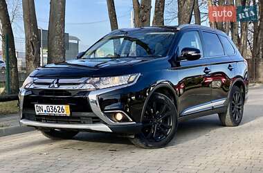 Позашляховик / Кросовер Mitsubishi Outlander 2016 в Стрию