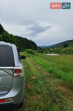 Внедорожник / Кроссовер Mitsubishi Outlander 2013 в 