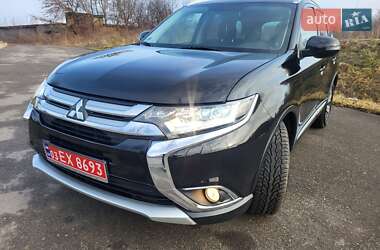 Внедорожник / Кроссовер Mitsubishi Outlander 2016 в 
