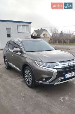 Позашляховик / Кросовер Mitsubishi Outlander 2020 в Хмельницькому