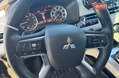 Внедорожник / Кроссовер Mitsubishi Outlander 2022 в 