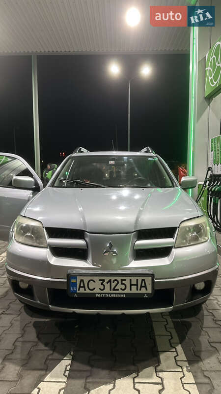 Внедорожник / Кроссовер Mitsubishi Outlander 2005 в 