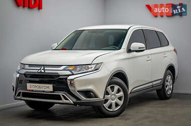 Mitsubishi Outlander 2021