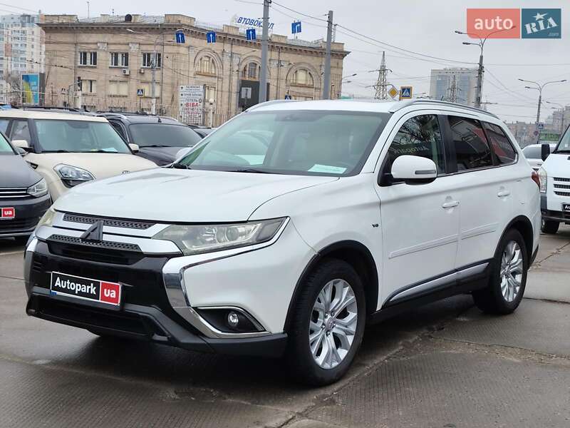 Mitsubishi Outlander 2015