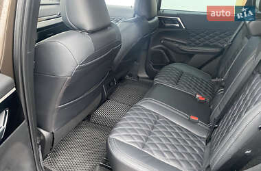 Внедорожник / Кроссовер Mitsubishi Outlander 2022 в 