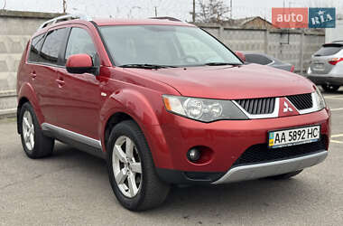 Позашляховик / Кросовер Mitsubishi Outlander 2008 в Києві