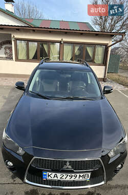 Внедорожник / Кроссовер Mitsubishi Outlander 2010 в 