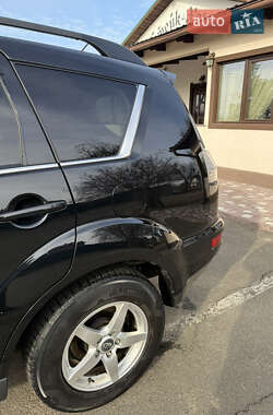 Внедорожник / Кроссовер Mitsubishi Outlander 2010 в 