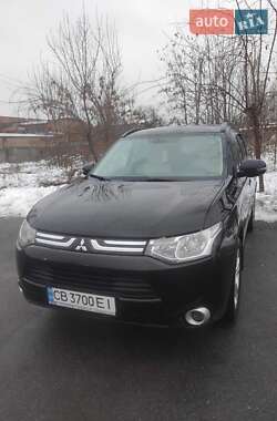 Внедорожник / Кроссовер Mitsubishi Outlander 2013 в Чернигове