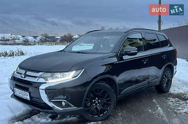 Позашляховик / Кросовер Mitsubishi Outlander 2017 в Броварах