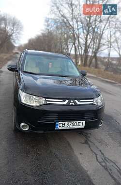 Внедорожник / Кроссовер Mitsubishi Outlander 2013 в Чернигове