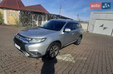 Mitsubishi Outlander 2020