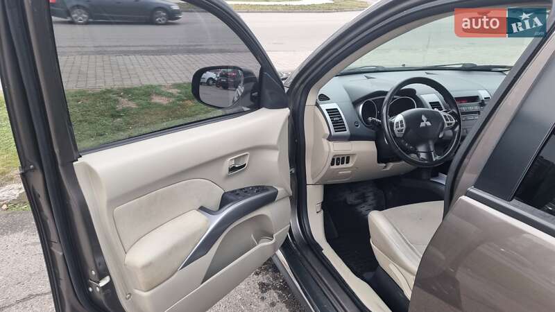 Позашляховик / Кросовер Mitsubishi Outlander 2010 в Черкасах фото 6 Позашляховик / Кросовер Mitsubishi Outlander 2010 в Черкасах