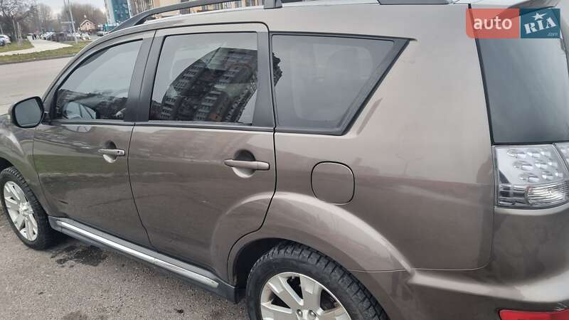 Позашляховик / Кросовер Mitsubishi Outlander 2010 в Черкасах фото 12 Позашляховик / Кросовер Mitsubishi Outlander 2010 в Черкасах