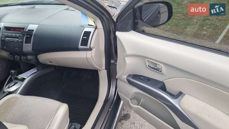 Позашляховик / Кросовер Mitsubishi Outlander 2010 в Черкасах фото 18 Позашляховик / Кросовер Mitsubishi Outlander 2010 в Черкасах