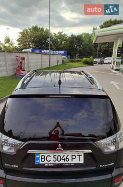 Внедорожник / Кроссовер Mitsubishi Outlander 2009 в 