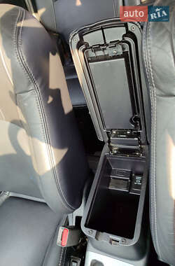Внедорожник / Кроссовер Mitsubishi Outlander 2009 в 
