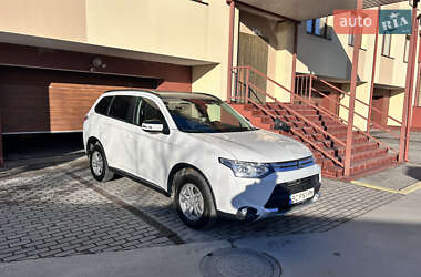 Позашляховик / Кросовер Mitsubishi Outlander 2014 в Львові