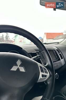 Позашляховик / Кросовер Mitsubishi Outlander 2010 в Мукачевому