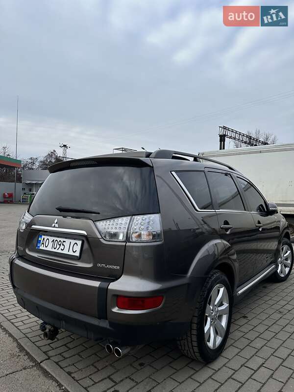 Позашляховик / Кросовер Mitsubishi Outlander 2010 в Мукачевому
