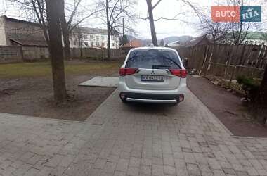 Внедорожник / Кроссовер Mitsubishi Outlander 2016 в 