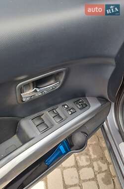 Внедорожник / Кроссовер Mitsubishi Outlander 2008 в 