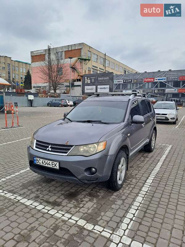 Позашляховик / Кросовер Mitsubishi Outlander 2008 в Львові