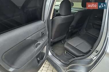 Внедорожник / Кроссовер Mitsubishi Outlander 2017 в 