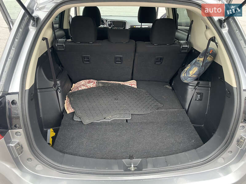 Внедорожник / Кроссовер Mitsubishi Outlander 2018 в Запорожье