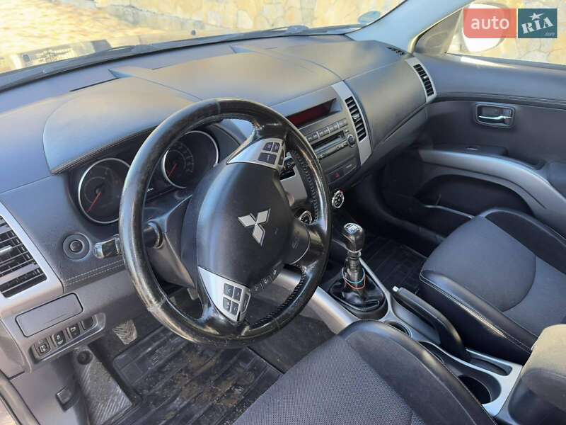 Внедорожник / Кроссовер Mitsubishi Outlander 2010 в Тернополе