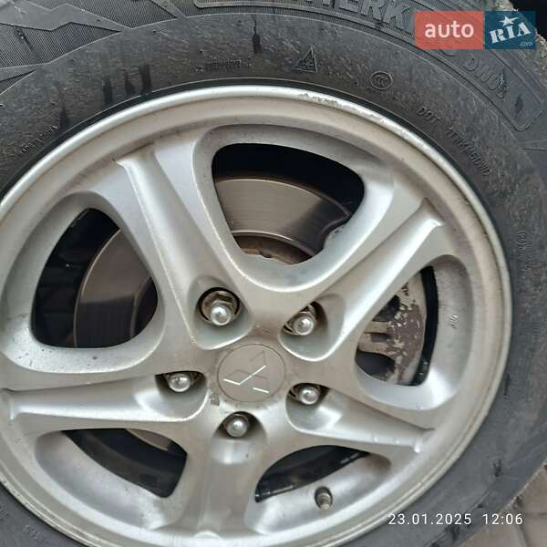 Внедорожник / Кроссовер Mitsubishi Outlander 2004 в Одессе