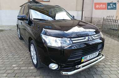 Внедорожник / Кроссовер Mitsubishi Outlander 2012 в Николаеве