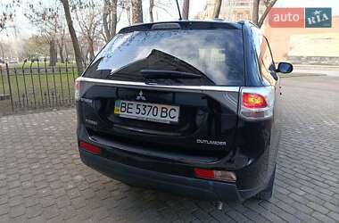 Внедорожник / Кроссовер Mitsubishi Outlander 2012 в Николаеве