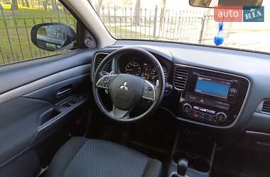 Внедорожник / Кроссовер Mitsubishi Outlander 2012 в Николаеве