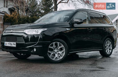 Позашляховик / Кросовер Mitsubishi Outlander 2013 в Києві