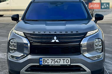 Позашляховик / Кросовер Mitsubishi Outlander 2021 в Львові