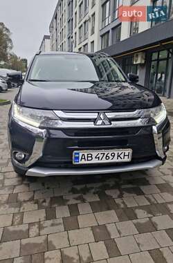 Позашляховик / Кросовер Mitsubishi Outlander 2016 в Новояворівську