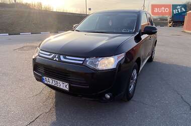 Внедорожник / Кроссовер Mitsubishi Outlander 2014 в Киеве