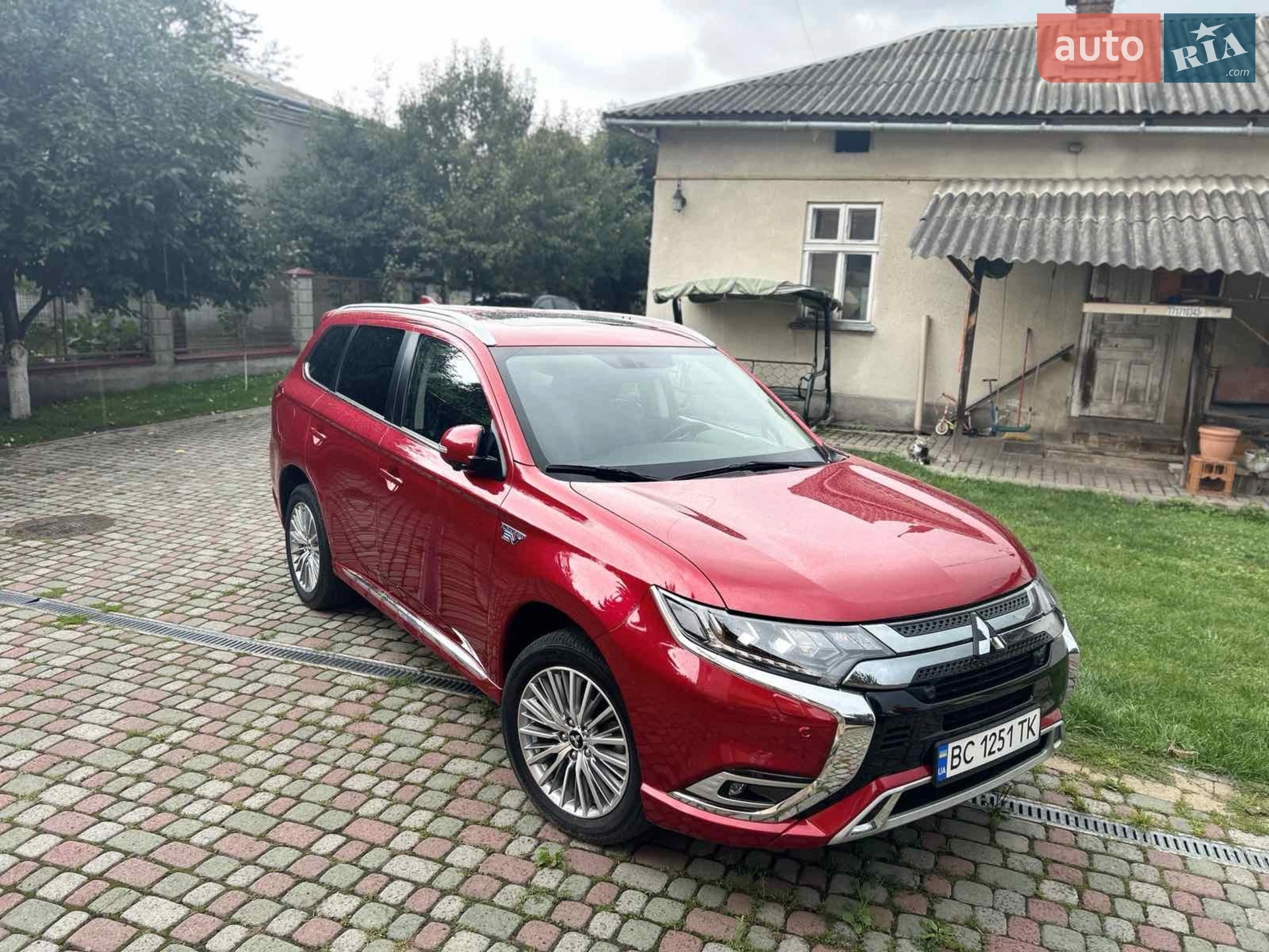 2019 Mitsubishi Outlander - фото 1