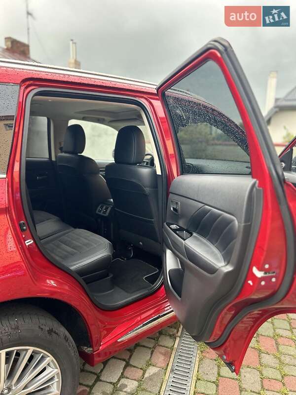 Внедорожник / Кроссовер Mitsubishi Outlander 2019 в Львове