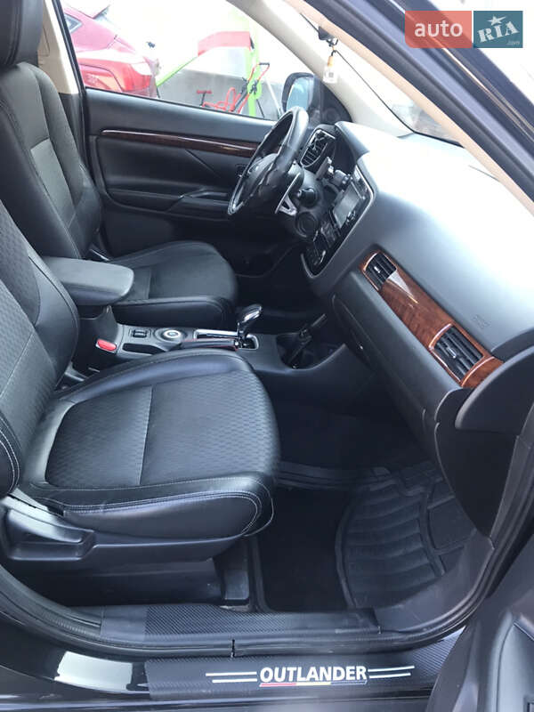 Позашляховик / Кросовер Mitsubishi Outlander 2014 в Дніпрі