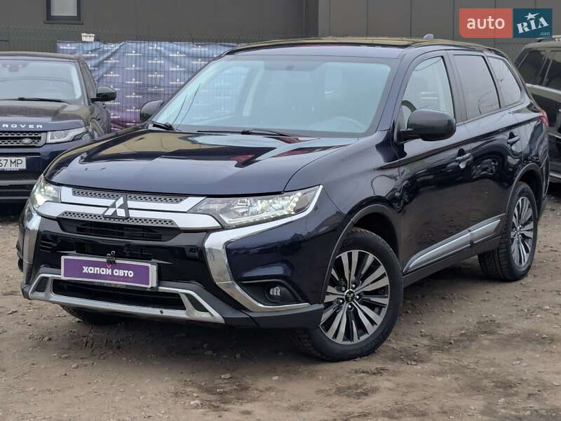 Внедорожник / Кроссовер Mitsubishi Outlander 2020 в Киеве