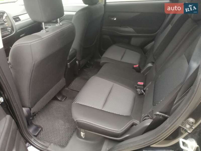 Внедорожник / Кроссовер Mitsubishi Outlander 2016 в Ивано-Франковске фото 30 Внедорожник / Кроссовер Mitsubishi Outlander 2016 в Ивано-Франковске