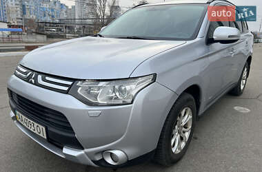 Внедорожник / Кроссовер Mitsubishi Outlander 2013 в Киеве