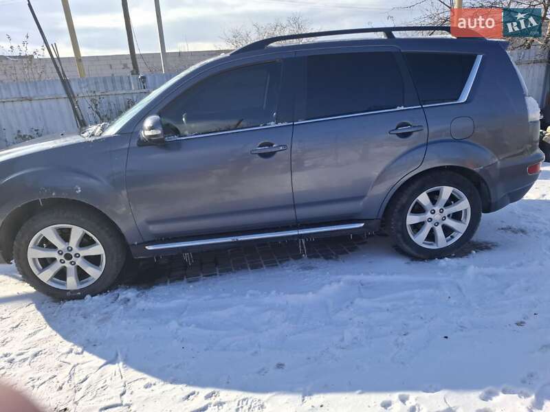 Позашляховик / Кросовер Mitsubishi Outlander 2011 в Одесі