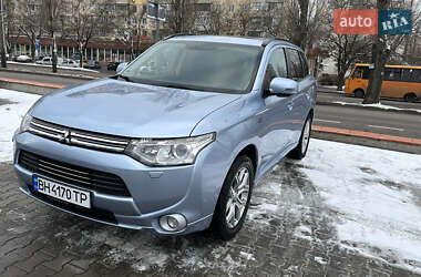 Внедорожник / Кроссовер Mitsubishi Outlander 2013 в Одессе