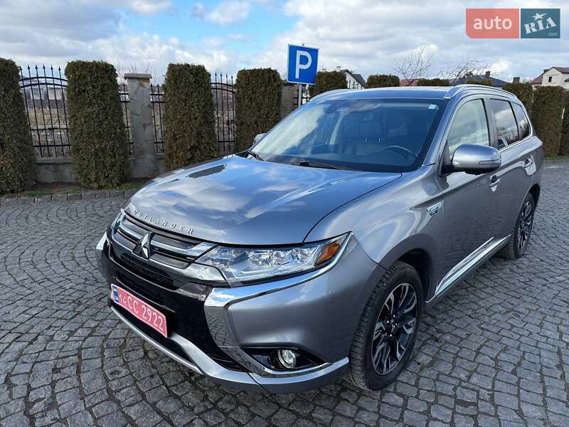 Внедорожник / Кроссовер Mitsubishi Outlander 2018 в Жовкве