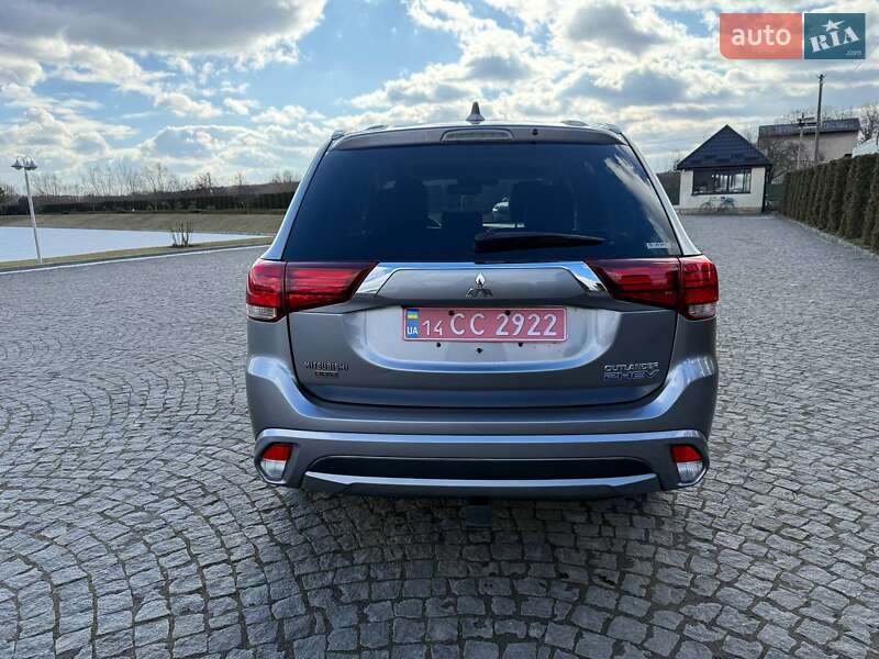 Внедорожник / Кроссовер Mitsubishi Outlander 2018 в Жовкве